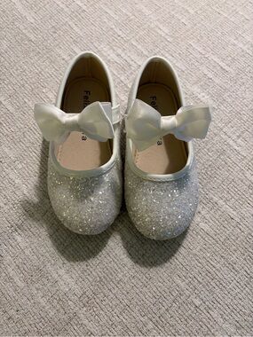 Felix and Flora White Silver Glitter Bow Dress Shoes for Kids